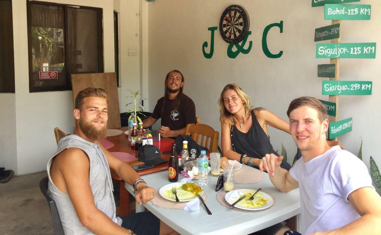 J & C Guesthouse Moalboal Kültér fotó