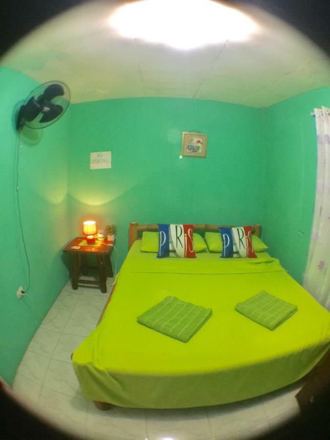 J & C Guesthouse Moalboal Kültér fotó