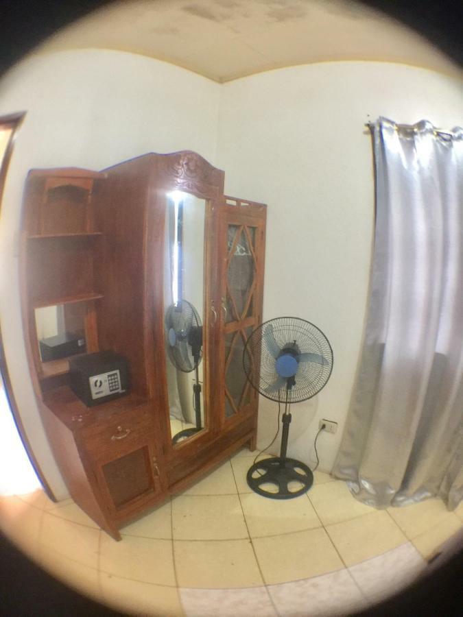 J & C Guesthouse Moalboal Kültér fotó