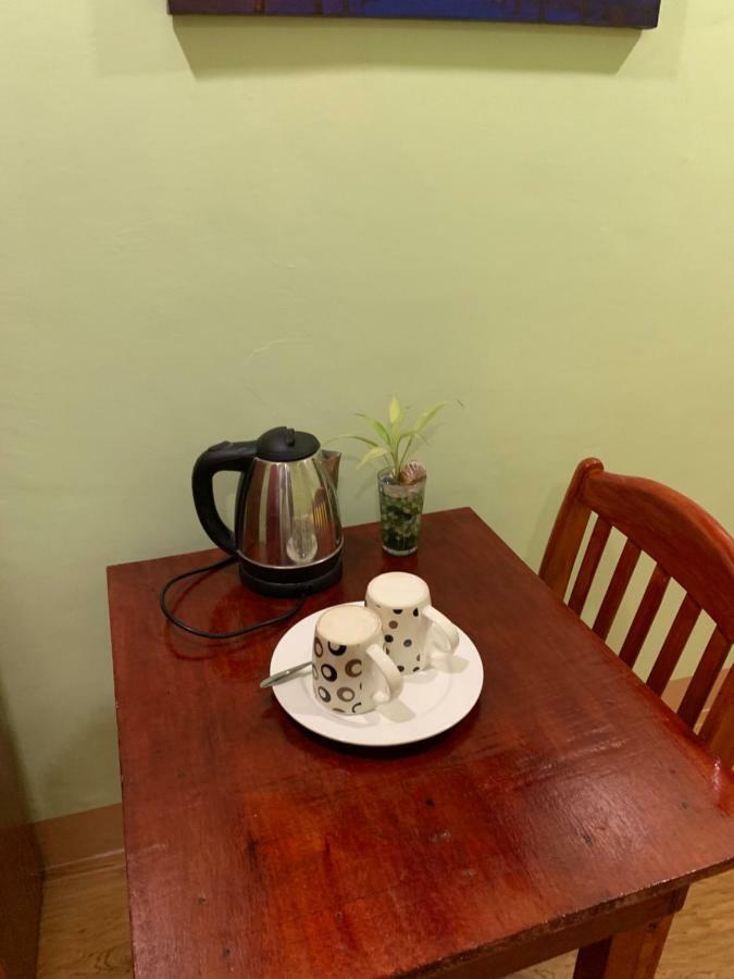 J & C Guesthouse Moalboal Kültér fotó
